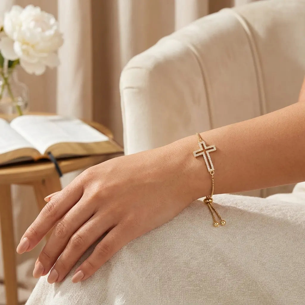 Slide-adjust chain — fits any wrist.